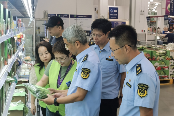 局党组成员、副局长李国伟赴龙岗督导检查防台风和保供稳价工作.png
